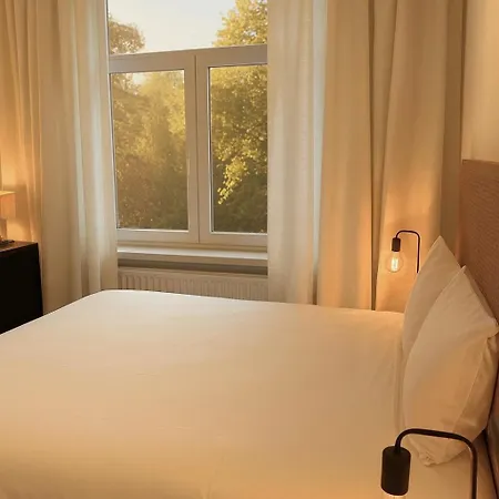 Apartment Cosy 2-room For 4 Guests Near Sint-pieters Station, And Close To The Centre Gent