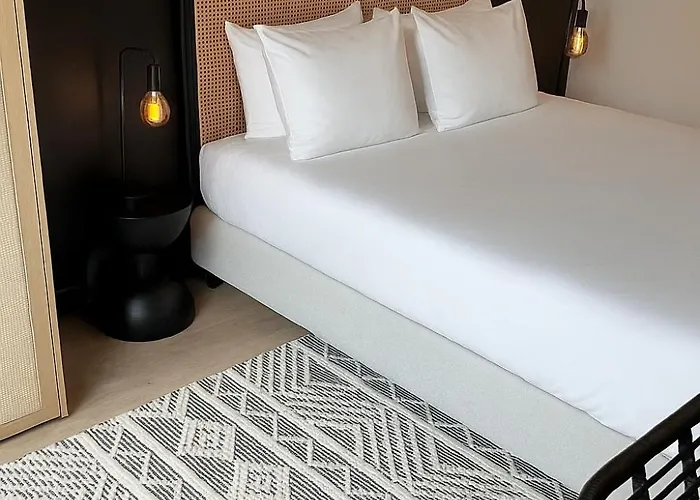 Cosy 2-room For 4 Guests Near Sint-pieters Station, And Close To The Centre * Ghent