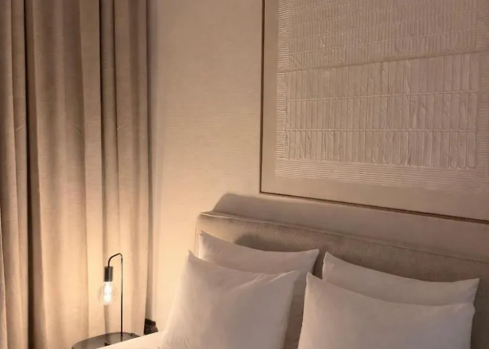 Apartment Cosy 2-room For 4 Guests Near Sint-pieters Station, And Close To The Centre